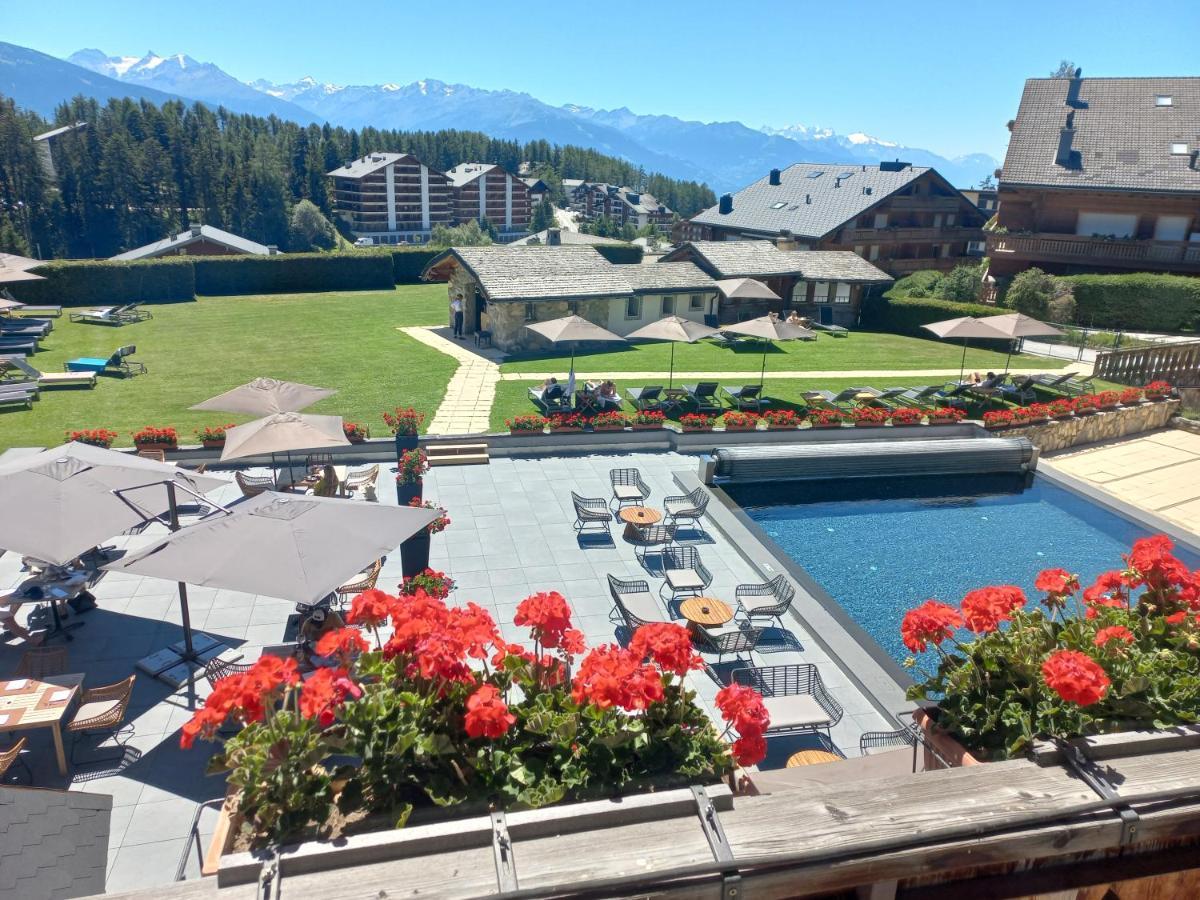 Apartment 24 Hotel Etrier Pool & Spa 克莱恩 蒙塔纳 外观 照片