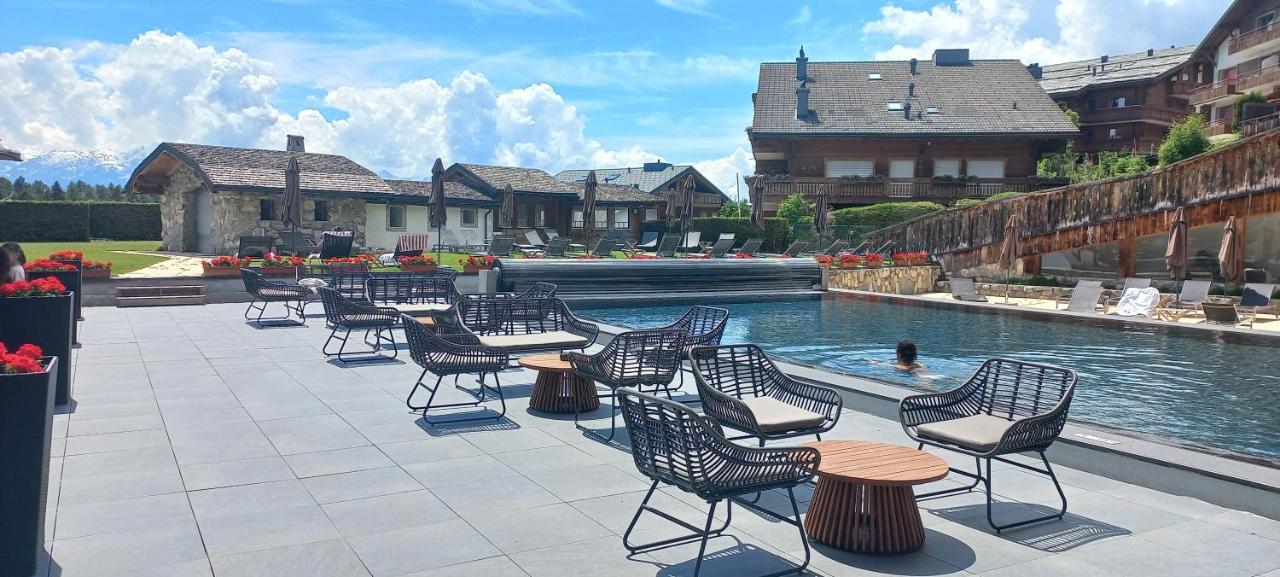Apartment 24 Hotel Etrier Pool & Spa 克莱恩 蒙塔纳 外观 照片