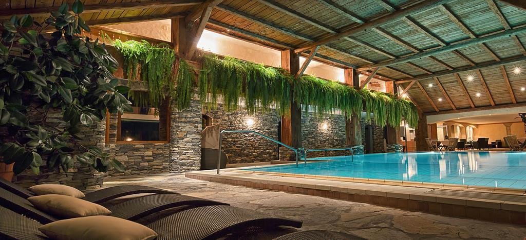 Apartment 24 Hotel Etrier Pool & Spa 克莱恩 蒙塔纳 外观 照片