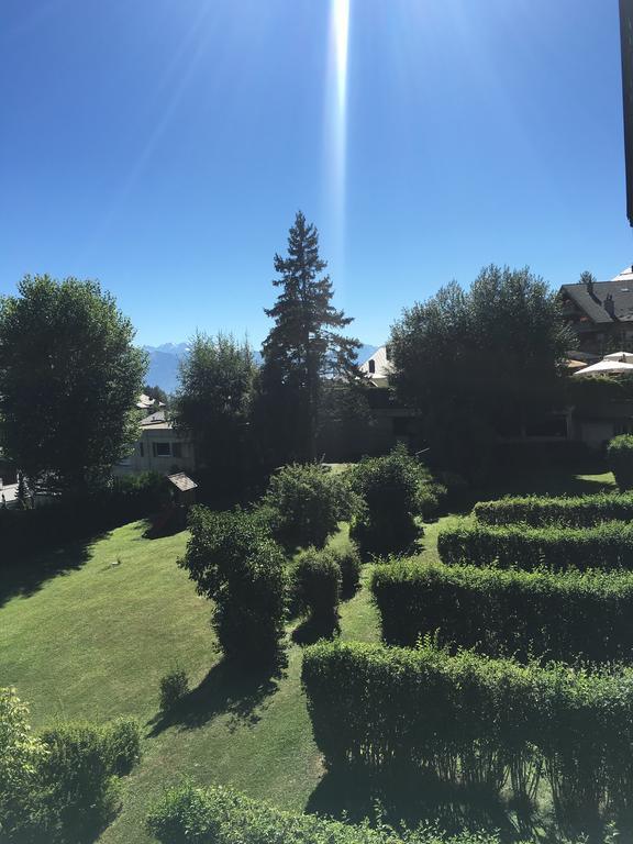 Apartment 24 Hotel Etrier Pool & Spa 克莱恩 蒙塔纳 外观 照片